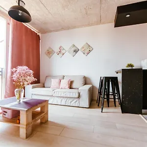 https://mirowska-apartment-krochmalna.warsawhotelspoland.com